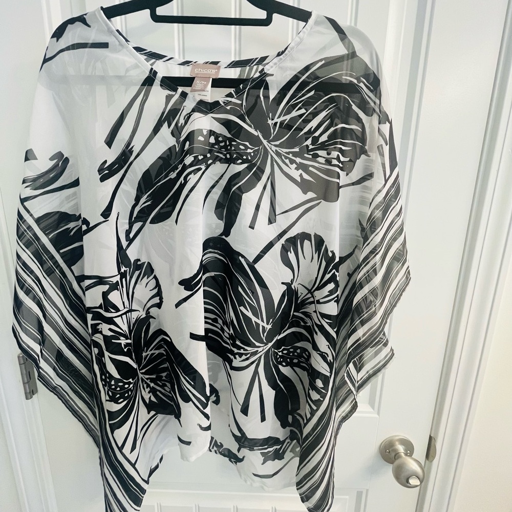 Chico's Black and White Floral Women's Top